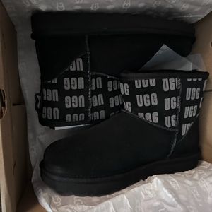 Uggs boots classic mini II ugg graphic